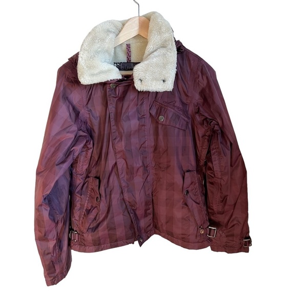 Burton Jackets & Blazers - BURTON Snowboard Ski Technical Outdoor Hooded Faux Fur Gorpcore Parka Small